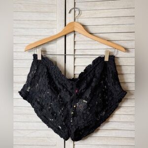 Beach Sexy by VS Elegant Black Lace Women's Shorts. NWT. Medium